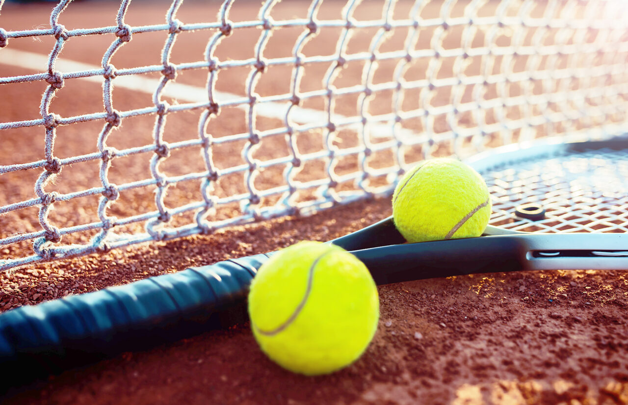 テニスラウンジアスティ